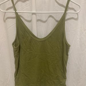 3 universal threads tank tops in multiple colors